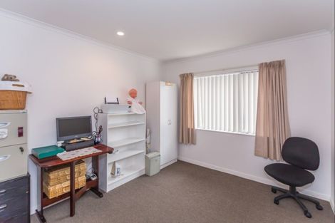 Photo of property in 12 Belle Maison Court, Levin, 5510