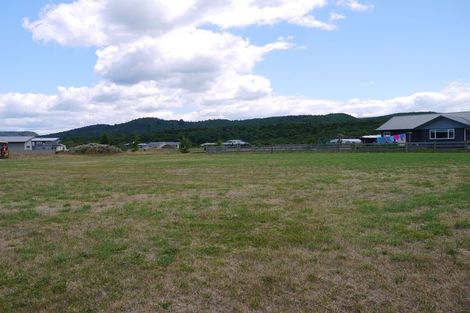 Photo of property in 140 Lisland Drive, Kinloch, Taupo, 3377