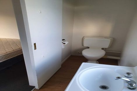 Photo of property in 121 Athena Drive, Totara Vale, Auckland, 0629