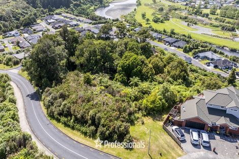 Photo of property in 61 Riverstone Drive, Riverstone Terraces, Upper Hutt, 5018