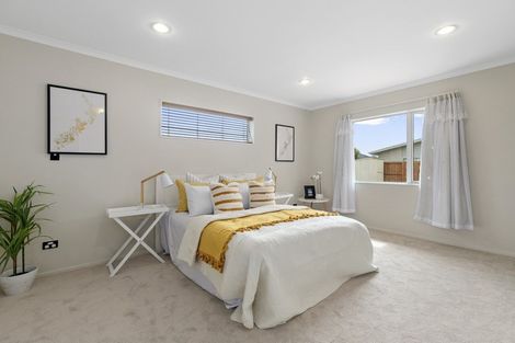 Photo of property in 18 Piwakawaka Court, Rototuna North, Hamilton, 3210