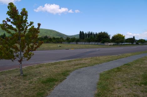 Photo of property in 140 Lisland Drive, Kinloch, Taupo, 3377