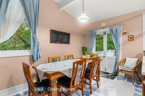 Photo of property in Saddlery Cottage, 3245 Paparoa-oakleigh Road, Paparoa, 0571
