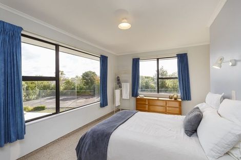 Photo of property in 515 Roberts Line, Kelvin Grove, Palmerston North, 4470