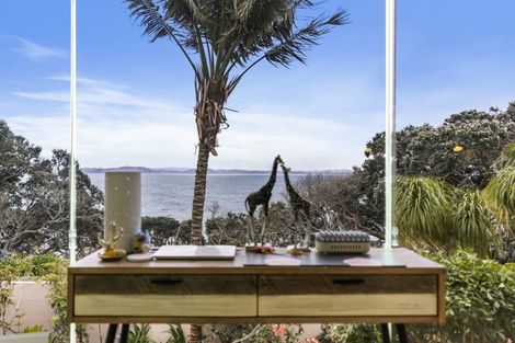 Photo of property in 20 Pacific Parade, Army Bay, Whangaparaoa, 0930