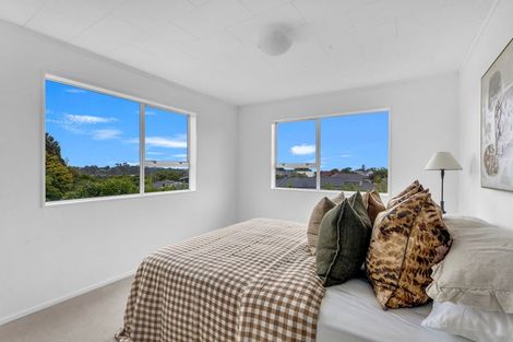 Photo of property in 3b Hunter Place, Merrilands, New Plymouth, 4312