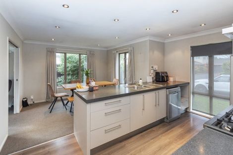 Photo of property in 15 Sovereign Gardens, Halswell, Christchurch, 8025