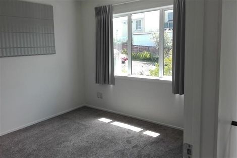 Photo of property in 14a Hauraki Crescent, Pinehill, Auckland, 0632