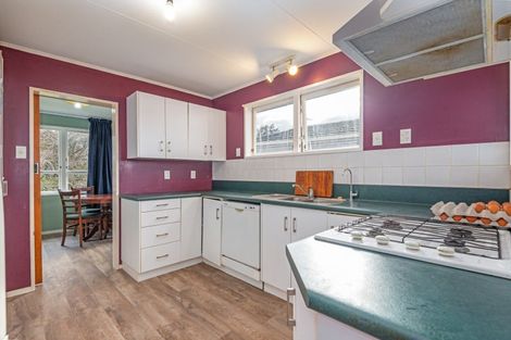 Photo of property in 22 Motuoapa Place, Kelvin Grove, Palmerston North, 4414