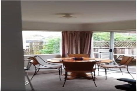 Photo of property in 2/4 Neptune Avenue, Beach Haven, Auckland, 0626