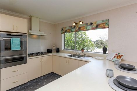 Photo of property in 9 Ashmore Drive, Frankleigh Park, New Plymouth, 4310