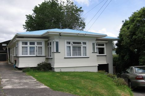 Photo of property in 16 Lynch Street, Point Chevalier, Auckland, 1022