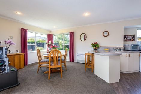 Photo of property in 4 Beauford Place, Parklands, Christchurch, 8083