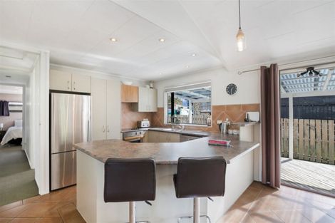 Photo of property in 2/93 Clevedon Road, Papakura, 2110