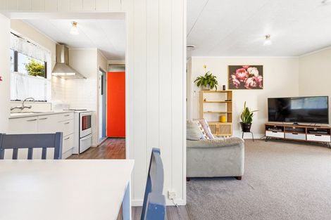 Photo of property in 2/162 Universal Drive, Henderson, Auckland, 0610