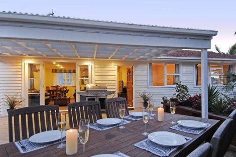 Photo of property in 14 Madison Place, Forrest Hill, Auckland, 0620