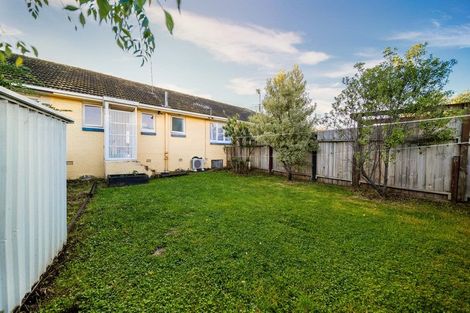 Photo of property in 2/8 Jennifer Place, Papatoetoe, Auckland, 2025