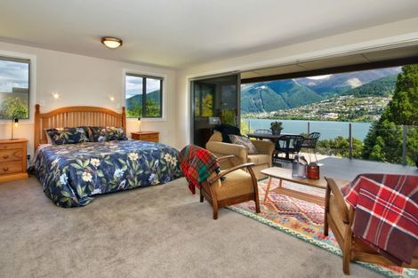 Photo of property in 574 Peninsula Road, Kelvin Heights, Queenstown, 9300