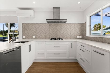 Photo of property in 60 Douglas Mclean Avenue, Marewa, Napier, 4110