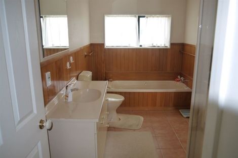 Photo of property in 7 Oakwood Place, Pukekohe, 2120