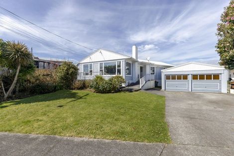 Photo of property in 3 Tay Street, Spotswood, New Plymouth, 4310