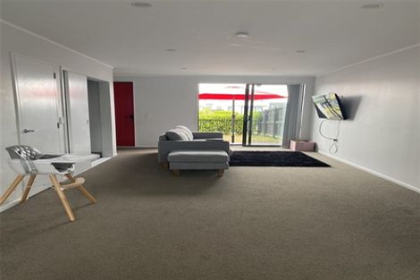 Photo of property in 91 Battalion Drive, Papakura, 2110