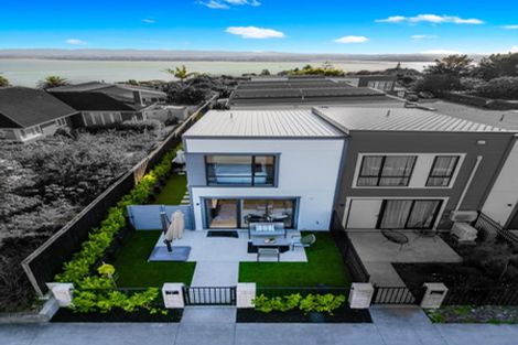 Photo of property in 8 Patariki Way, Beach Haven, Auckland, 0626