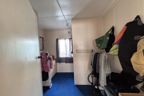 Photo of property in 1/869 East Coast Road, Northcross, Auckland, 0632