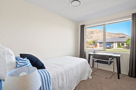 Photo of property in 1 Violet Way, Lower Shotover, Queenstown, 9304