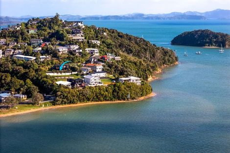 Photo of property in 18a Coutts Avenue, Paihia, 0200