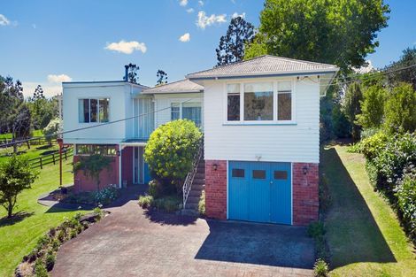 Photo of property in 12 Carter Road, Oratia, Auckland, 0604