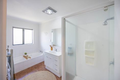 Photo of property in 12 Highbury Place, Nawton, Hamilton, 3200