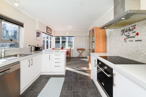 Photo of property in 25 Newhaven Place, Roslyn, Palmerston North, 4414
