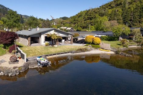 Photo of property in 17 Steep Street, Lake Okareka, Rotorua, 3076