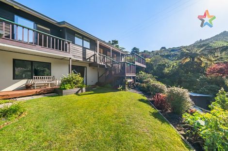 Photo of property in 138 Tirohanga Road, Tirohanga, Lower Hutt, 5010