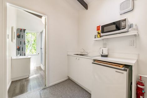 Photo of property in 9 Chatsworth Road, Silverstream, Upper Hutt, 5019