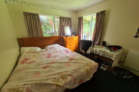 Photo of property in 77 Stewart Drive, Newlands, Wellington, 6037