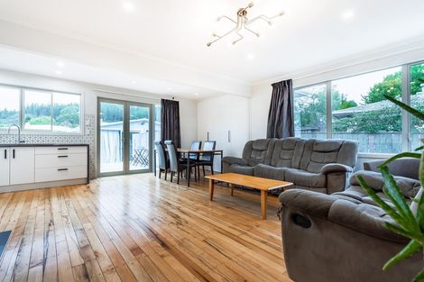 Photo of property in 4 Ponderosa Grove, Maoribank, Upper Hutt, 5018