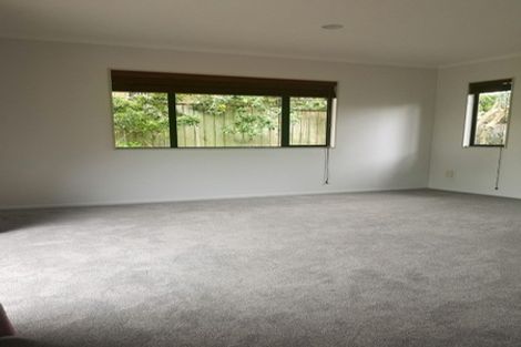 Photo of property in 18 Hampervale Place, Flat Bush, Auckland, 2016