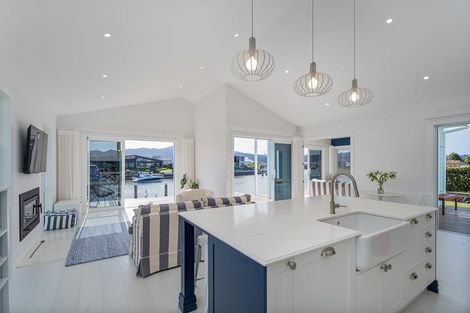 Photo of property in 17 Waitotara Way, Whitianga, 3510