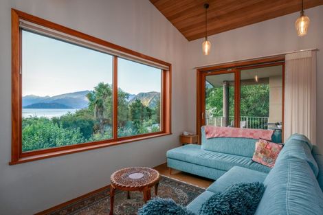 Photo of property in 337 Beacon Point Road, Wanaka, 9305