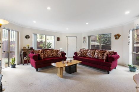 Photo of property in 64 Whitford Road, Botany Downs, Auckland, 2014