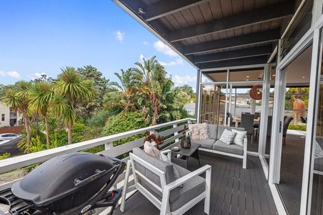 Photo of property in 107 Tiroroa Avenue, Te Atatu South, Auckland, 0610