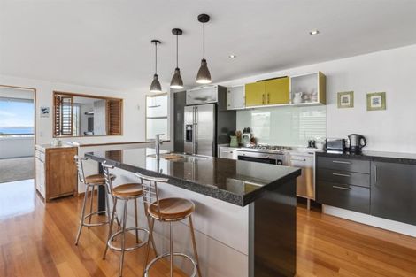 Photo of property in 2/55 Parr Terrace, Castor Bay, Auckland, 0620