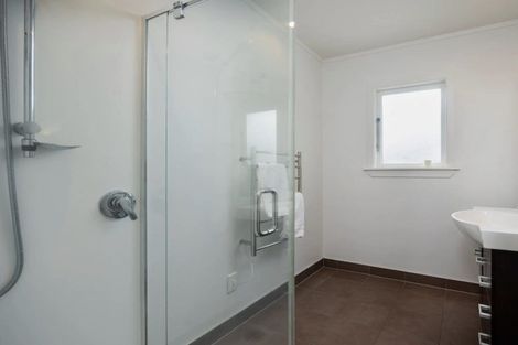 Photo of property in 28 Alfred Street, Northcote Point, Auckland, 0627