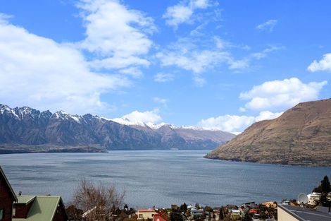 Photo of property in 9 Caples Place, Fernhill, Queenstown, 9300