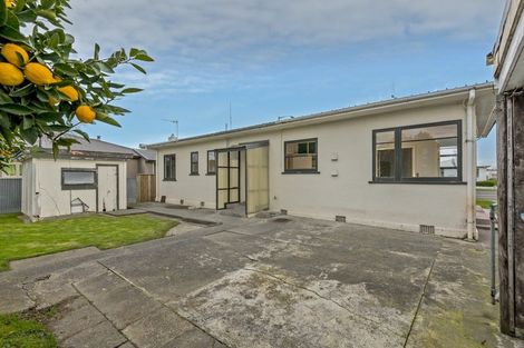 Photo of property in 51 Wood Street, Takaro, Palmerston North, 4410