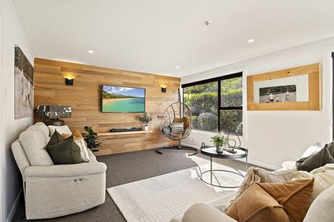 Photo of property in 44b Crosland Road, South Head, 0874