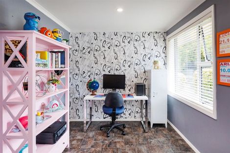 Photo of property in 34 Surrey Crescent, Hokowhitu, Palmerston North, 4410