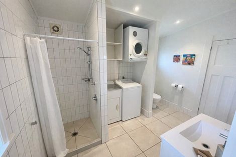 Photo of property in 2/21 Cowper Street, Devonport, Auckland, 0624